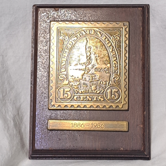 Avon Other - 1986 15 Cent Stamp Plaque US Postal Service 1985 Avon 1886-1885
